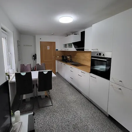 By Veronika Буршайд